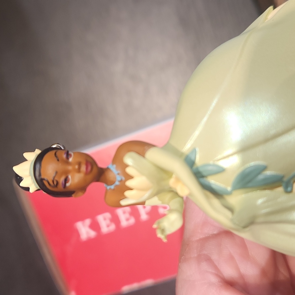 EUC 2024 Hallmark Keepsake Princess Tiana Christmas Ornament w/org. Box - Picture 7 of 10